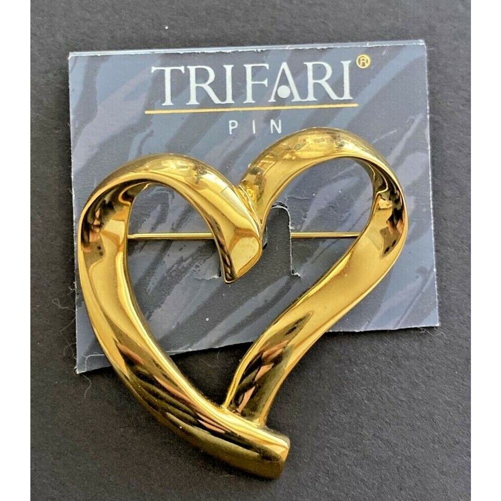 Vintage Trifari Heart Shaped Pin Brooch PB77